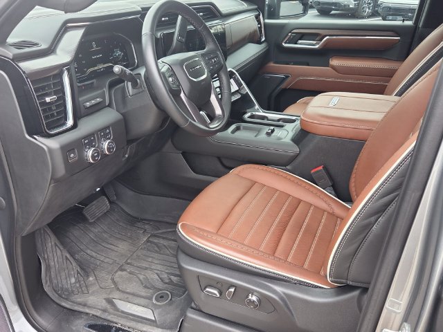 Used 2024 GMC Sierra 2500 Denali Ultimate AWD/4WD image 8