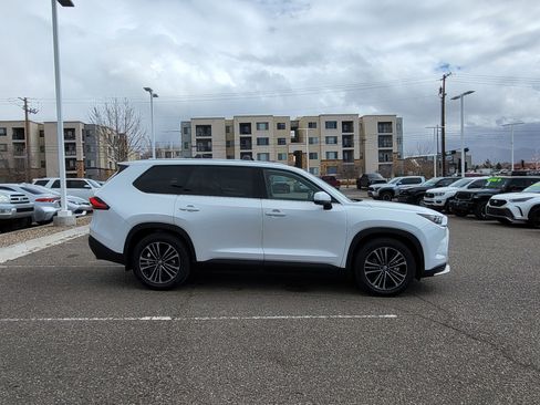 Certified 2024 Toyota Grand Highlander AWD Hybrid image 6