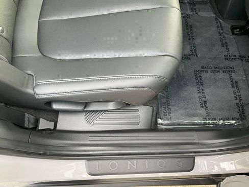 Used 2025 Hyundai Ioniq 5 SEL image 49