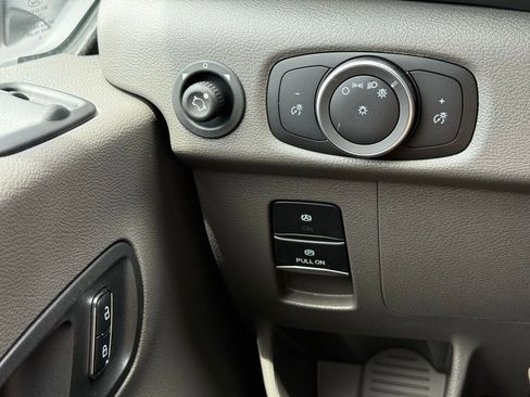 New 2025 Ford Transit 250 148 Medium Roof image 19