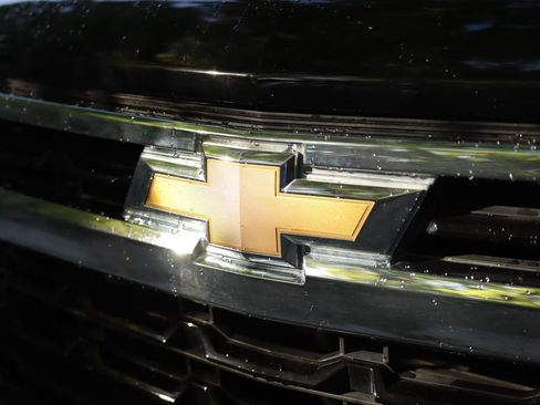 Used 2025 Chevrolet Silverado 1500 LT AWD/4WD image 32
