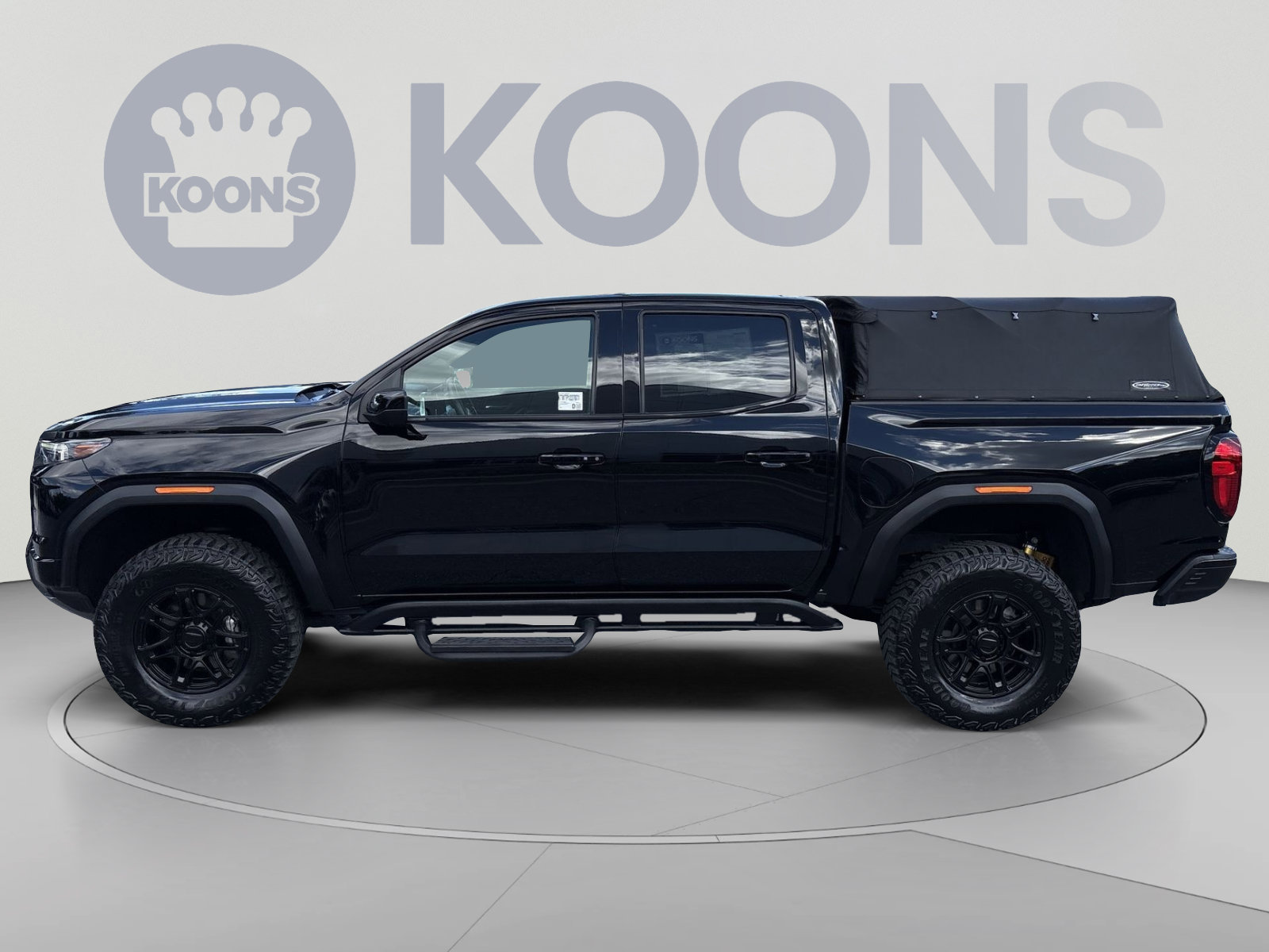 Used 2023 GMC Canyon AT4X AWD/4WD image 2