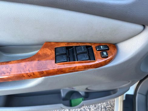 Used 2006 Toyota Sienna XLE image 8