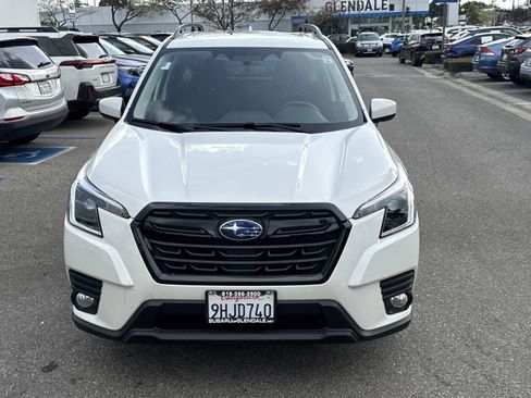 Used 2023 Subaru Forester Premium image 2