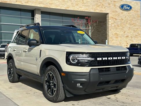 New 2025 Ford Bronco Sport Outer Banks w/ Outer Banks Tech Package+ image 42