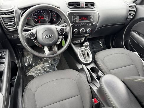 Used 2014 Kia Soul + image 6