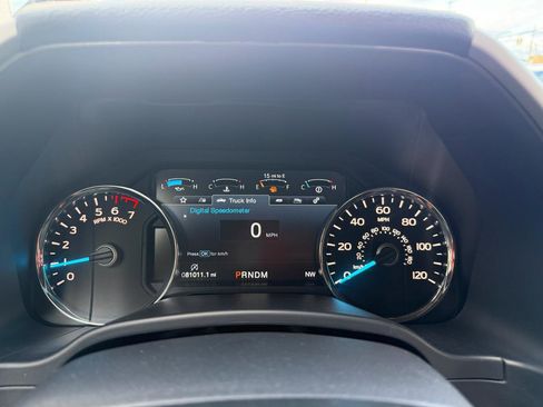 Used 2019 Ford F150 Lariat w/ Equipment Group 502A Luxury AWD/4WD image 16