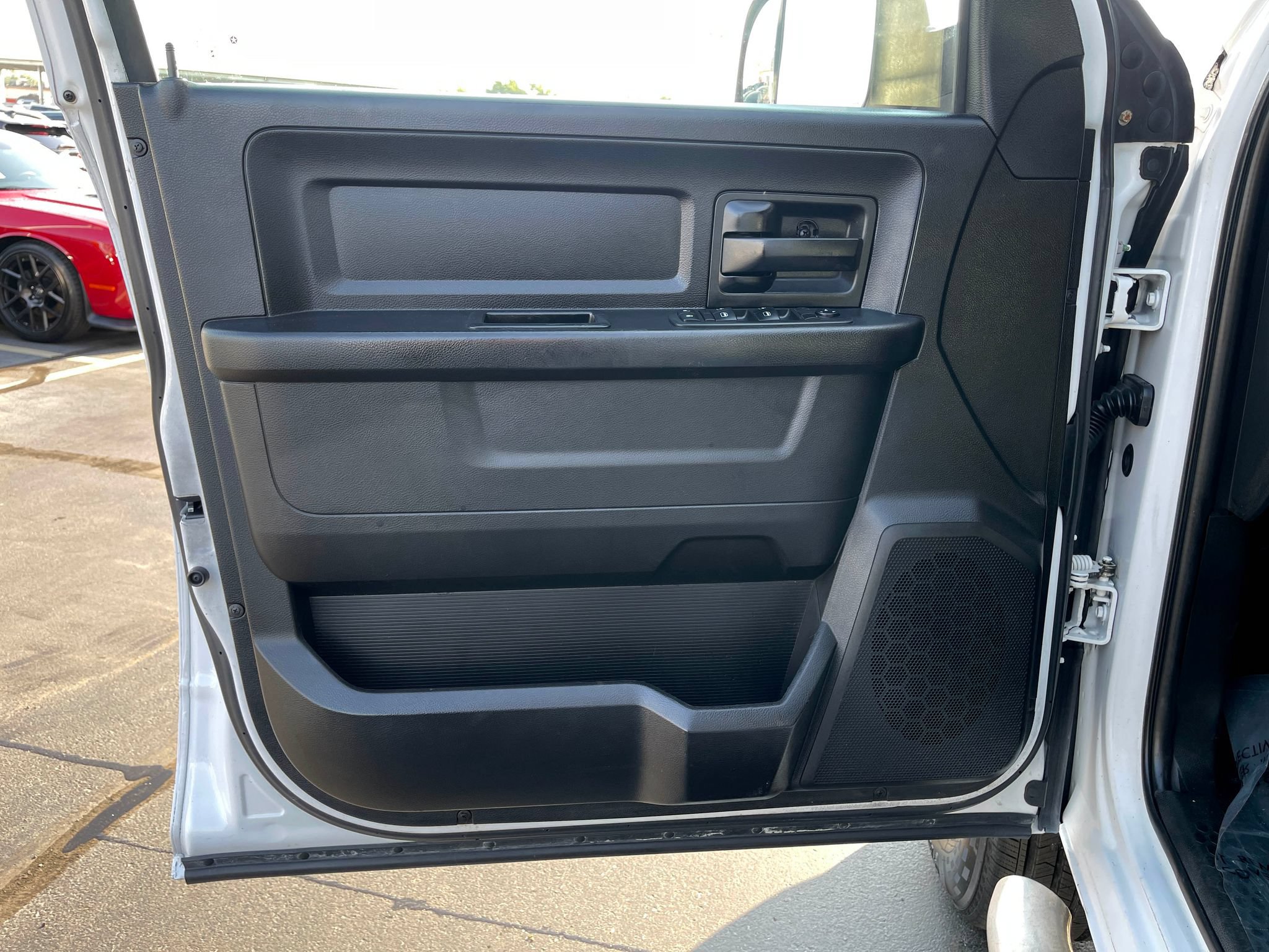 Used 2018 RAM 2500 Tradesman w/ Chrome Appearance Group AWD/4WD image 12