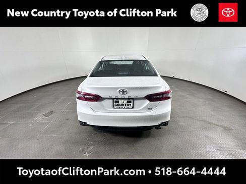 Used 2023 Toyota Camry XLE image 4