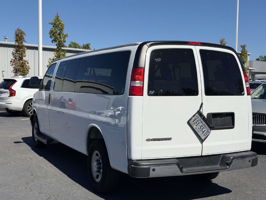 Used 2025 Chevrolet Express 3500 LT w/ LT Preferred Equipment Group RWD image 3