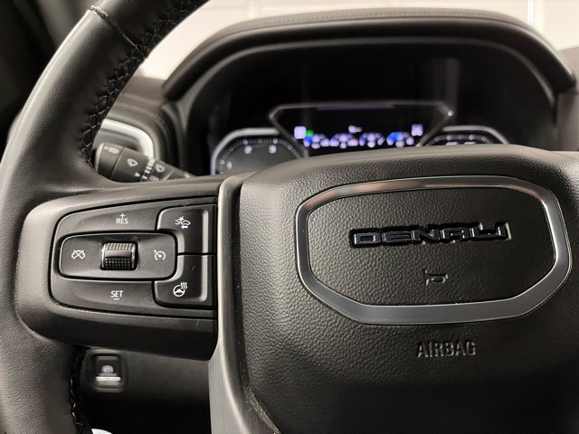 Used 2023 GMC Sierra 3500 Denali w/ Denali Black Diamond Edition AWD/4WD image 31