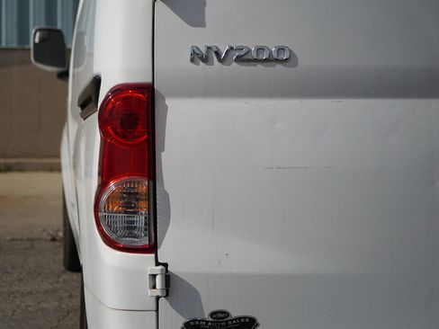 Used 2020 Nissan NV200 SV w/ Sliding Glass Door Package image 16