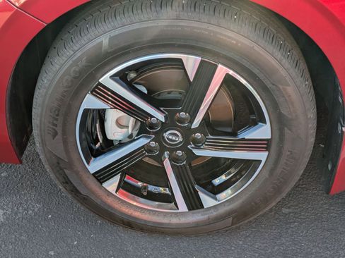 Certified 2024 Nissan Sentra SV image 5