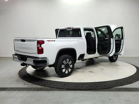 Used 2024 Chevrolet Silverado 3500 LT w/ Convenience Package AWD/4WD image 16