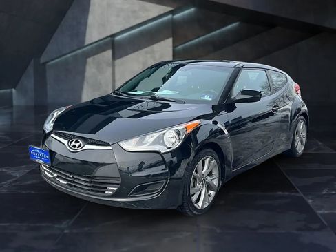 Used 2016 Hyundai Veloster image 1