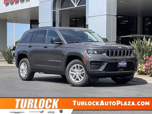 New 2026 Jeep Grand Cherokee Laredo RWD image 1