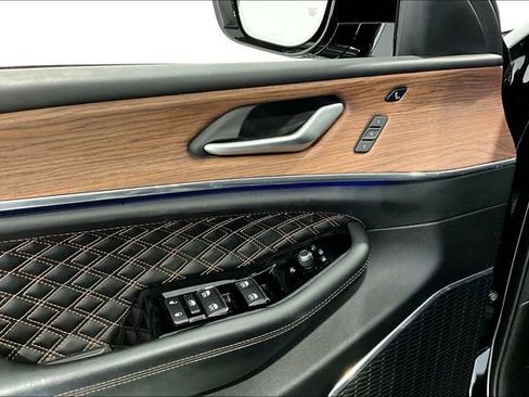 Used 2023 Jeep Grand Cherokee Summit w/ Luxury Tech Group V image 38