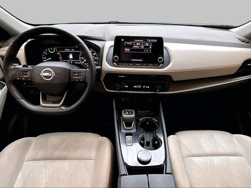 Used 2025 Nissan Rogue SV AWD/4WD image 13