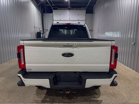 Used 2024 Ford F250 Lariat w/ Lariat Ultimate Package AWD/4WD image 3
