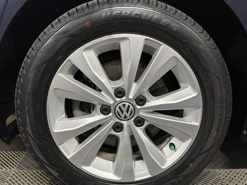 Used 2017 Volkswagen Golf S AWD/4WD image 25