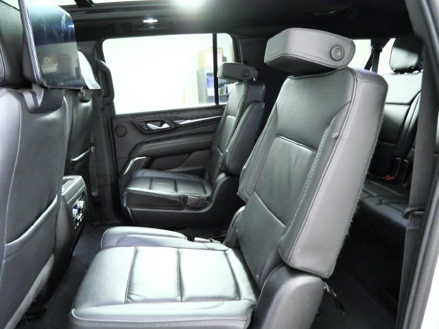 Used 2023 GMC Yukon XL Denali AWD/4WD image 13