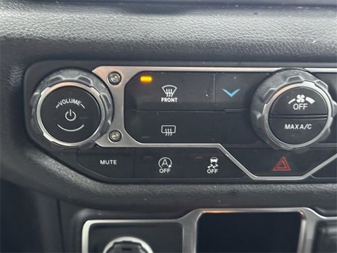 Used 2024 Jeep Gladiator Sport image 33