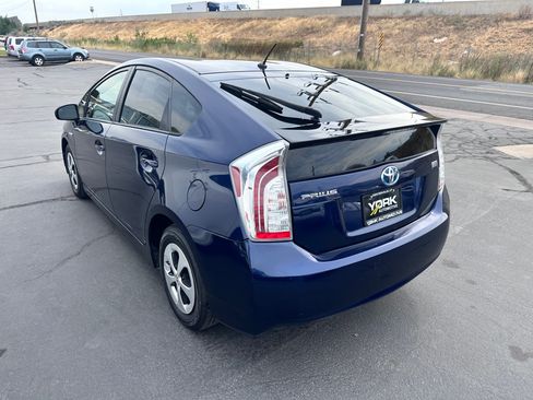 Used 2013 Toyota Prius Two FWD image 4