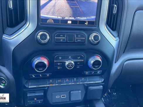 Used 2020 GMC Sierra 1500 SLT RWD image 31