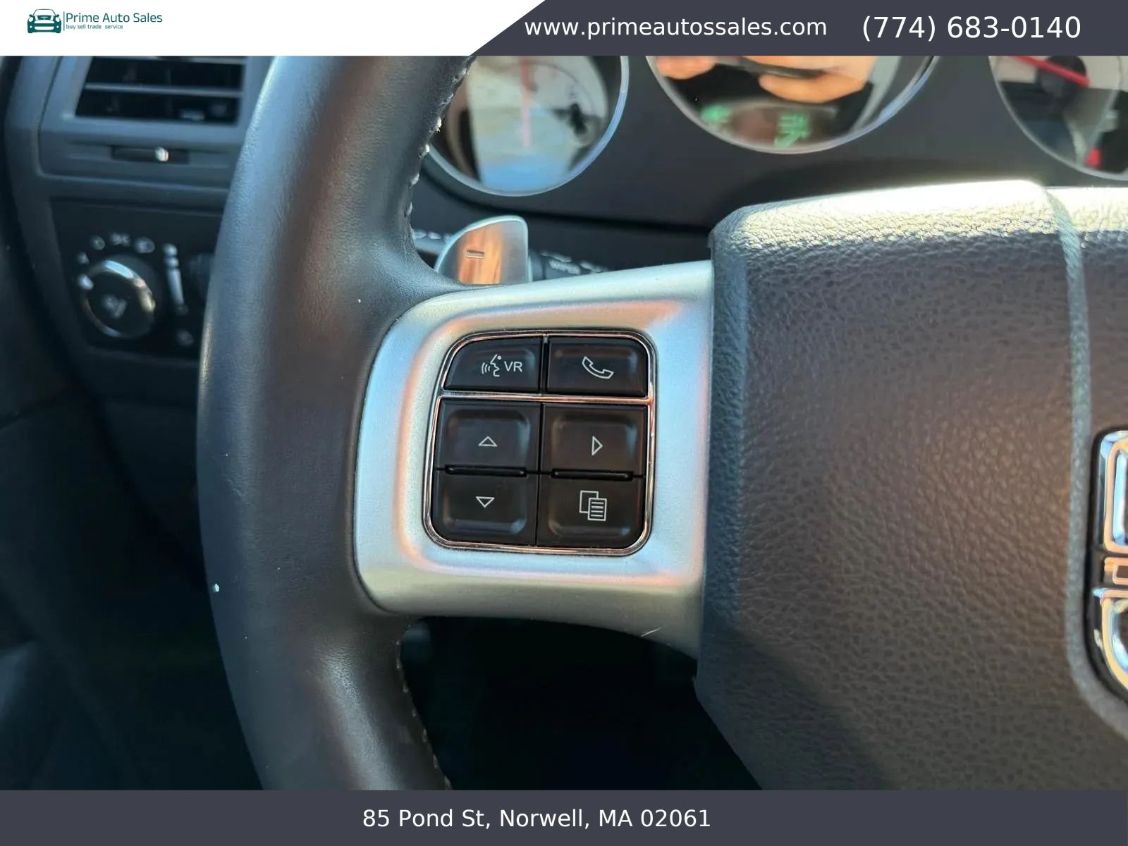 Used 2014 Dodge Challenger R/T RWD image 23