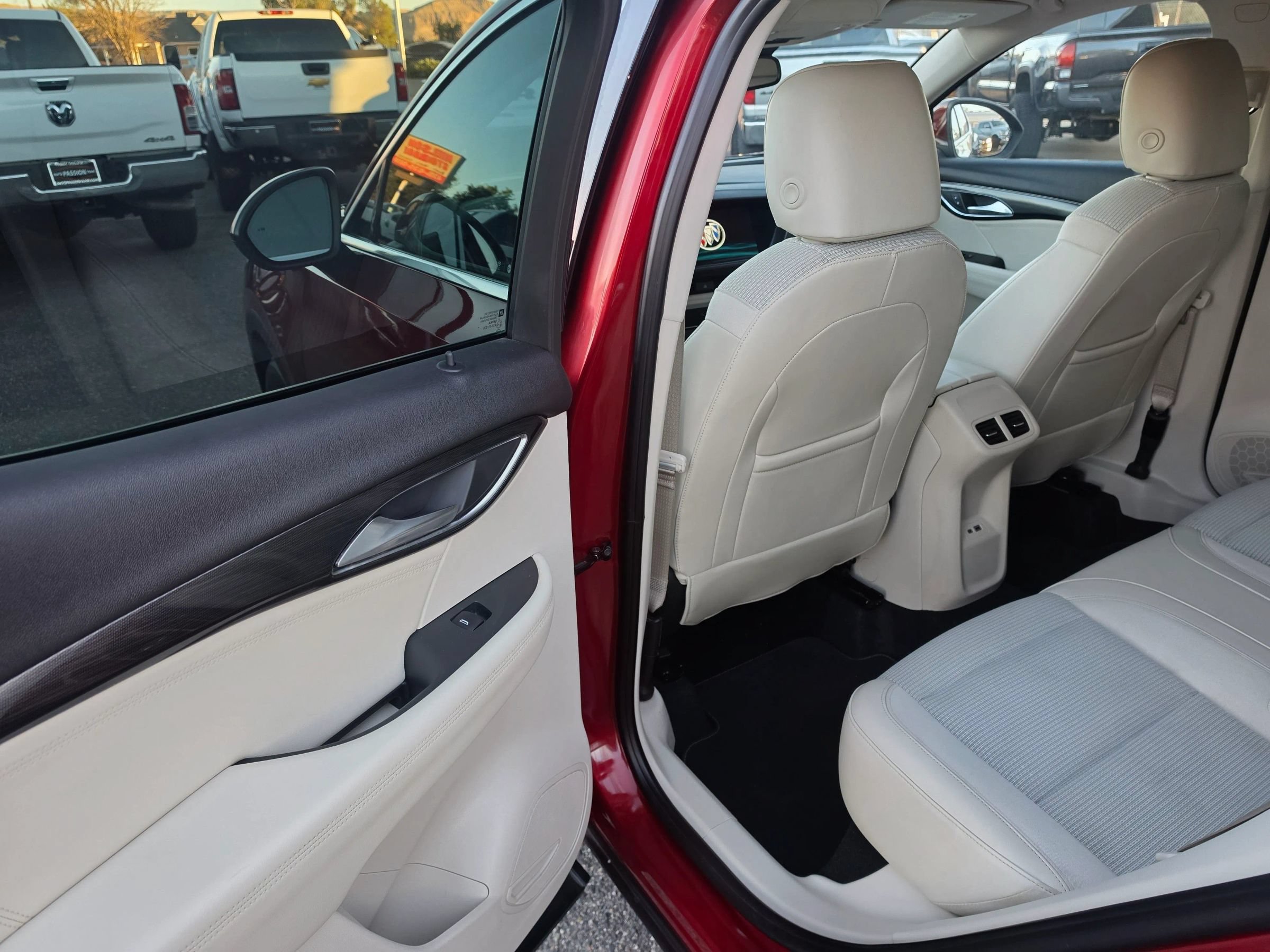 Used 2022 Buick Envision Preferred FWD image 17