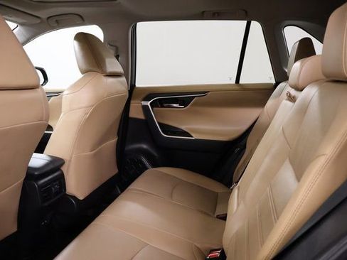 Used 2022 Toyota RAV4 Limited image 32