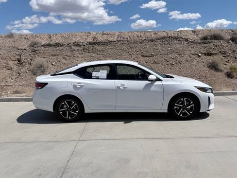 Used 2024 Nissan Sentra SV image 4