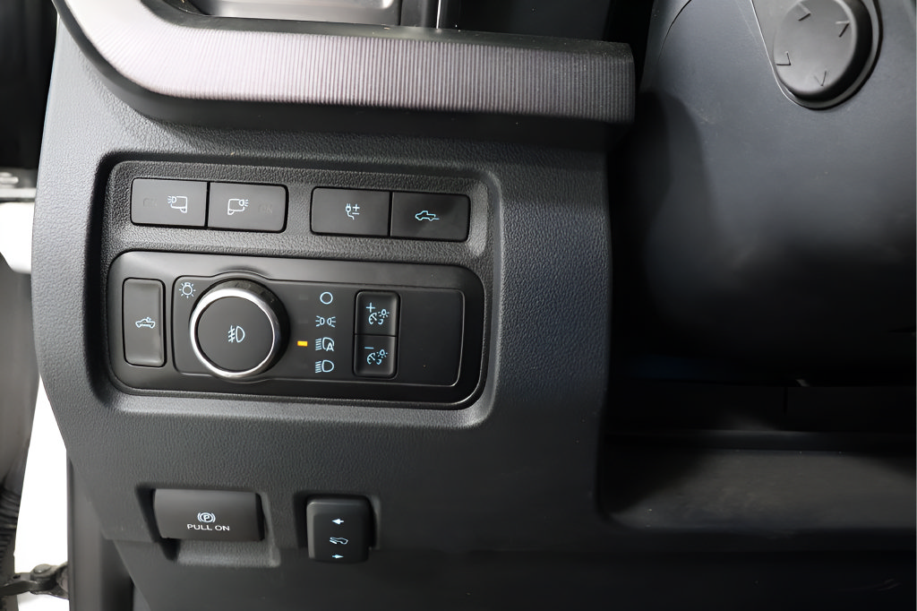 Used 2023 Ford F250 Platinum AWD/4WD image 16