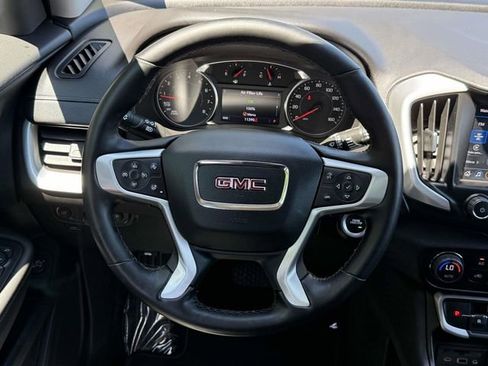 Certified 2024 GMC Terrain SLT FWD image 14