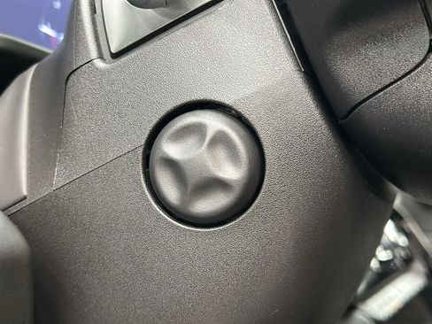 Used 2025 GMC Sierra 1500 AT4 w/ AT4 Premium Package image 30