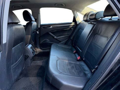Used 2016 Volkswagen Passat 1.8T SE image 13