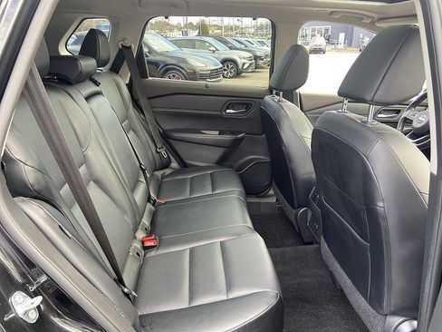 Used 2023 Nissan Rogue SV w/ SV Premium B Package image 19