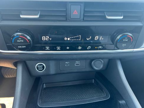 Used 2023 Nissan Rogue SV AWD/4WD image 18
