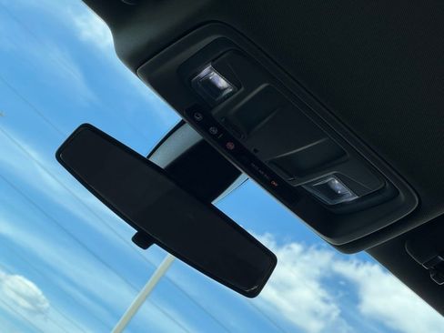 Used 2021 Chevrolet Silverado 1500 LT image 18