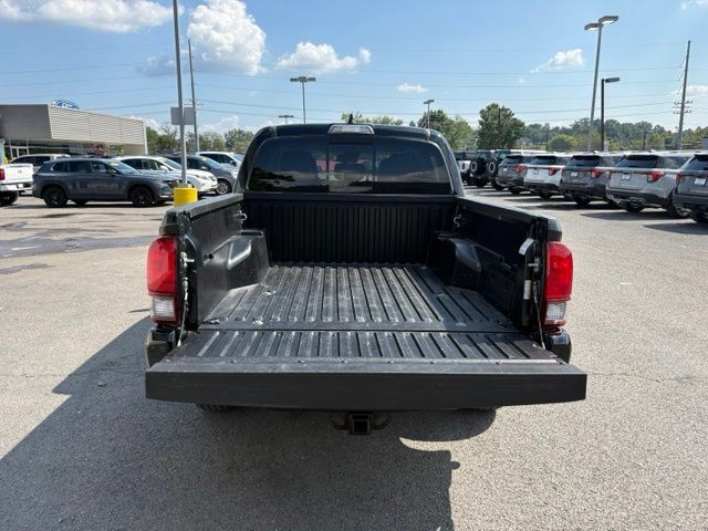 Used 2022 Toyota Tacoma SR5 AWD/4WD image 29