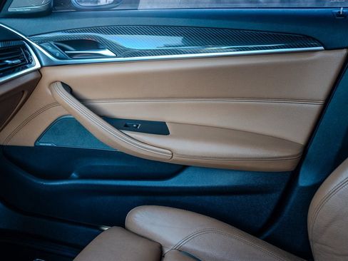 Used 2018 BMW 540i w/ M Sport Package image 24