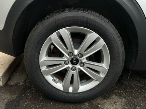 Used 2017 Kia Sportage LX image 36