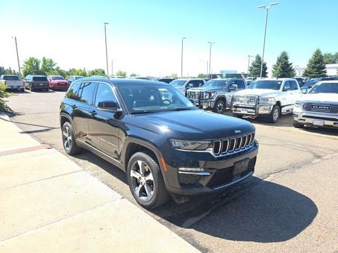 Used 2023 Jeep Grand Cherokee 4WD 4xe image 3