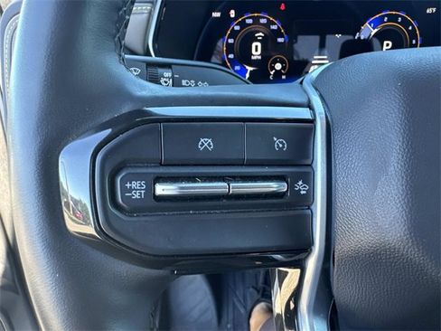 Used 2024 Chevrolet Colorado ZR2 w/ ZR2 Convenience Package III image 31