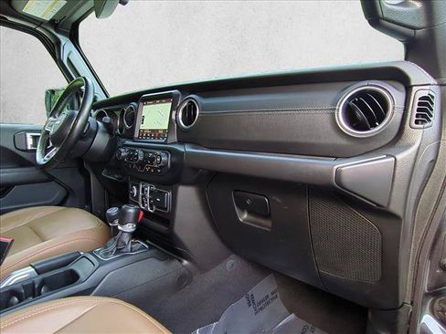 Used 2020 Jeep Gladiator Overland AWD/4WD image 15
