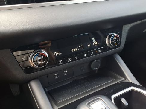 Used 2025 Mitsubishi Outlander SE FWD image 16