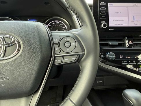 Used 2023 Toyota Camry SE w/ Convenience Package image 18