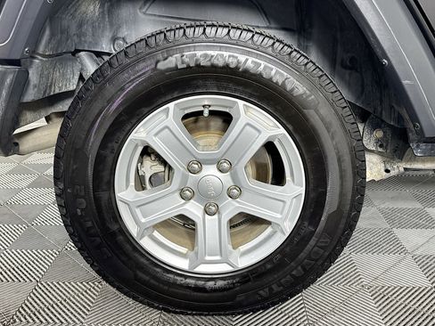 Used 2019 Jeep Wrangler Unlimited Sport S image 32