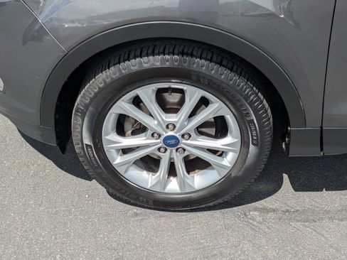 Used 2018 Ford Escape SE FWD image 13
