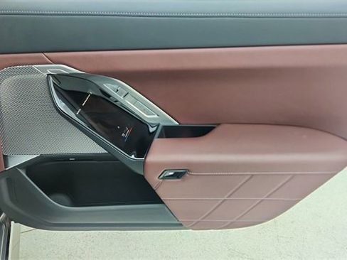 Used 2025 BMW i7 eDrive50 image 29